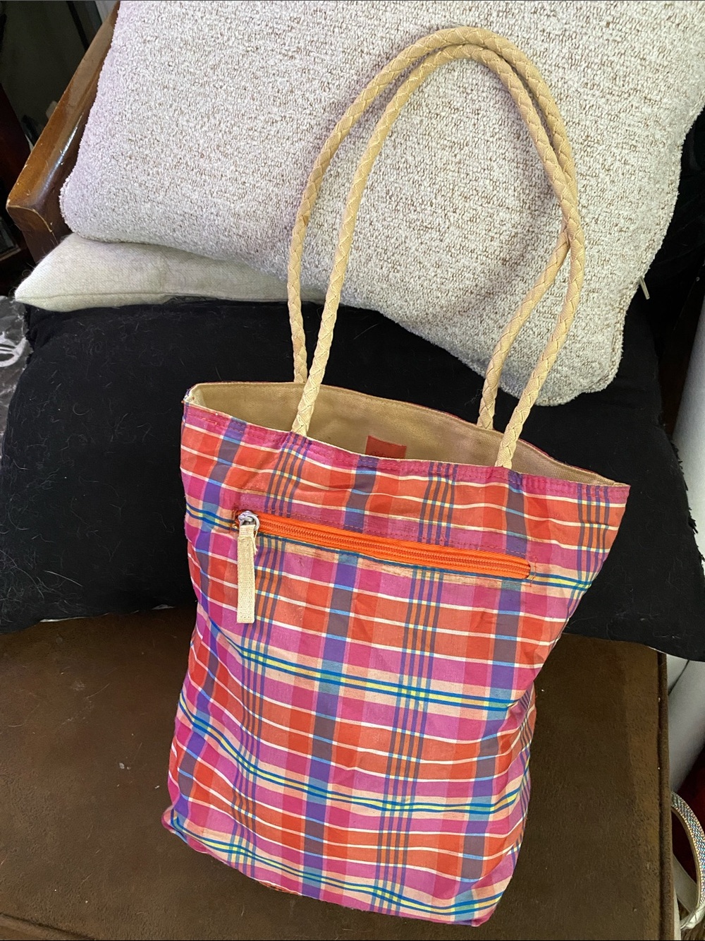 Esprit tote bag purse pink and orange plaid
Retro 90’s chic for Summer dirty